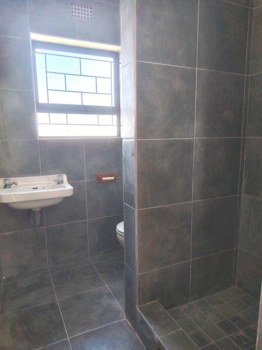 To Let 4 Bedroom Property for Rent in Ravensmead Western Cape